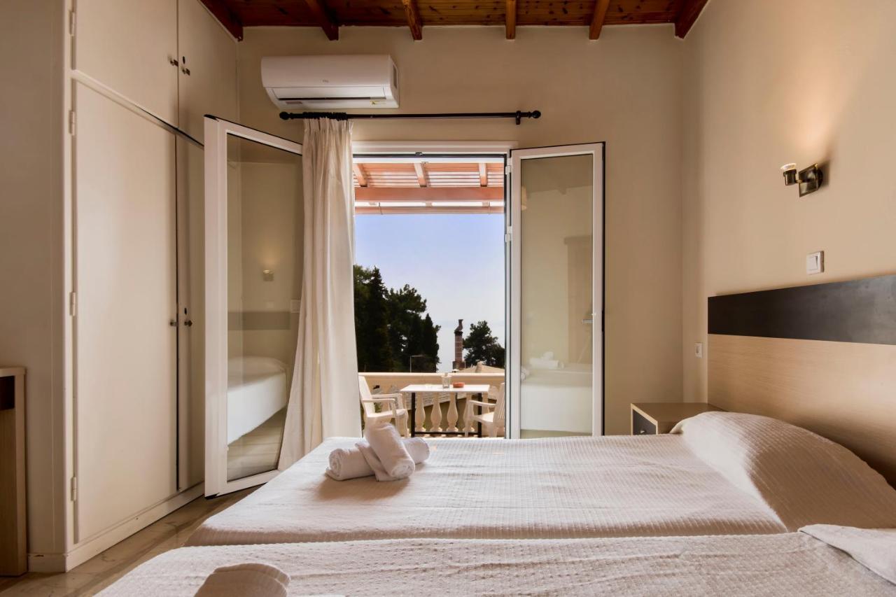 Fouxia Apartments And Studios Perama  Bagian luar foto