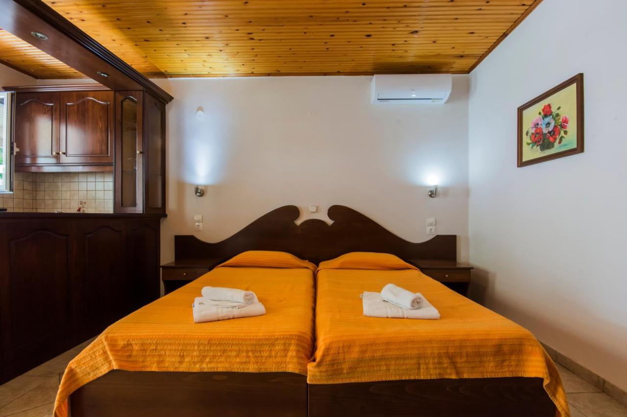 Fouxia Apartments And Studios Perama  Bagian luar foto