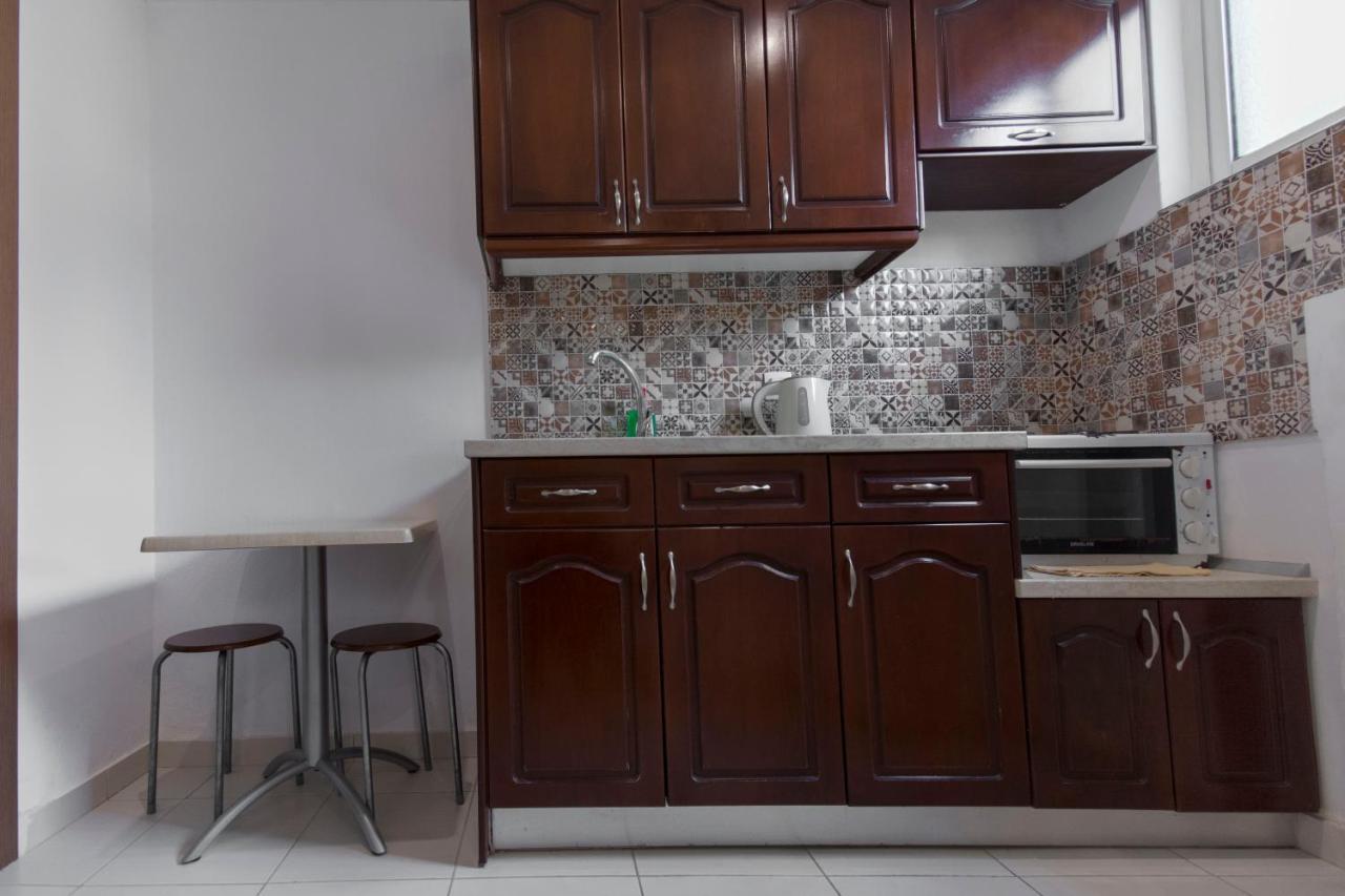 Fouxia Apartments And Studios Perama  Bagian luar foto