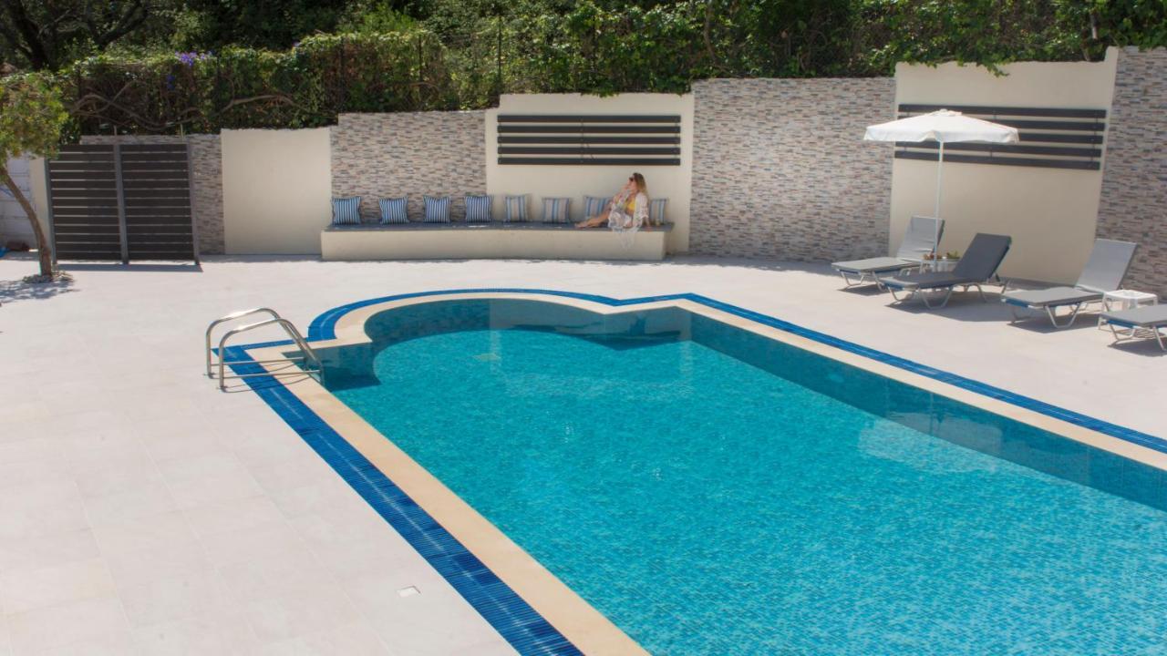 Fouxia Apartments And Studios Perama  Bagian luar foto