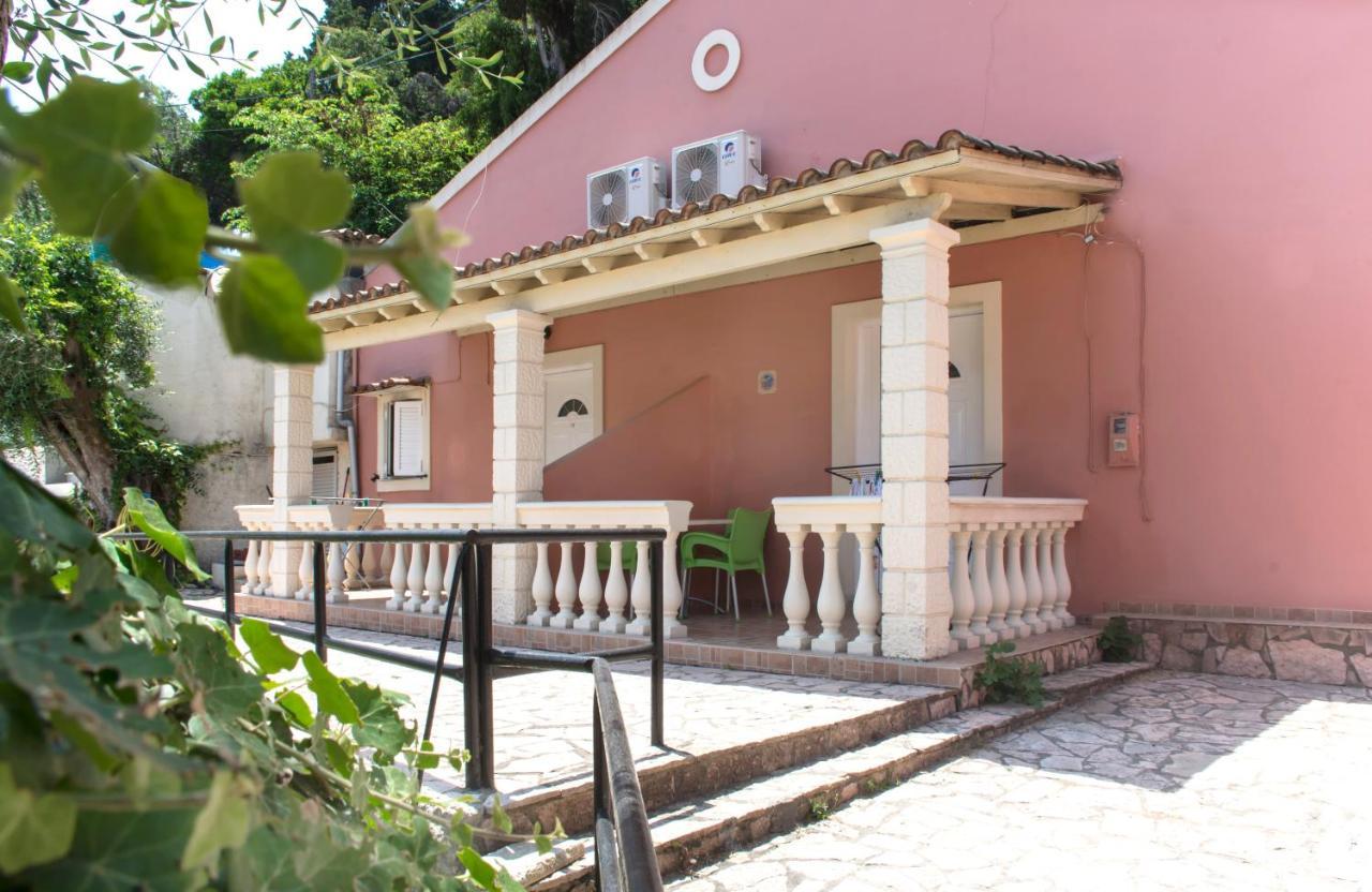 Fouxia Apartments And Studios Perama  Bagian luar foto