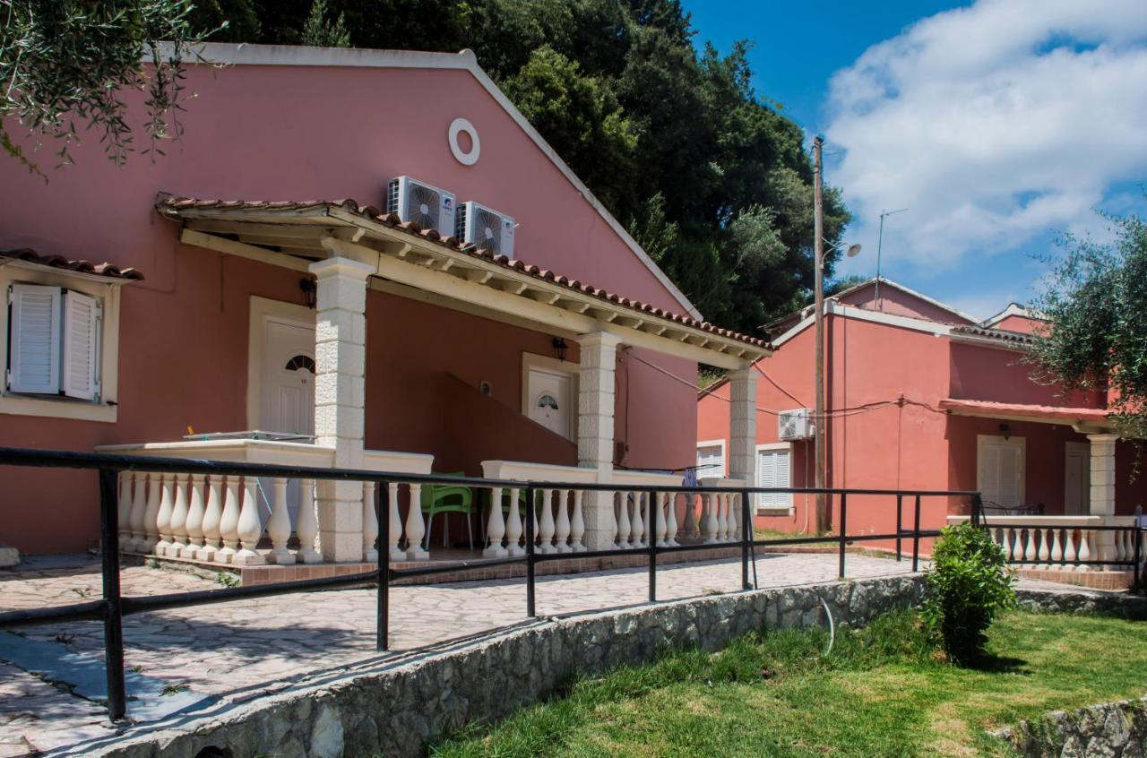 Fouxia Apartments And Studios Perama  Bagian luar foto