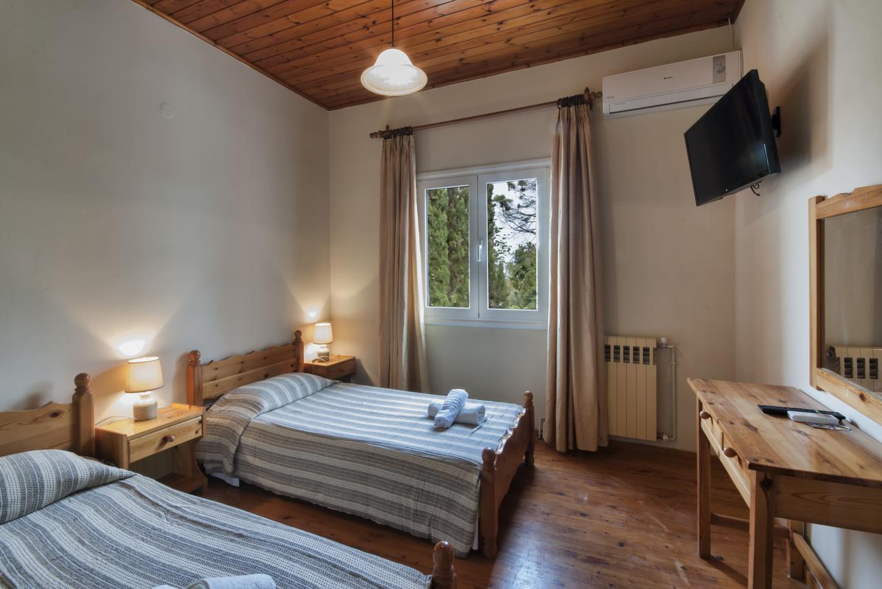 Fouxia Apartments And Studios Perama  Bagian luar foto