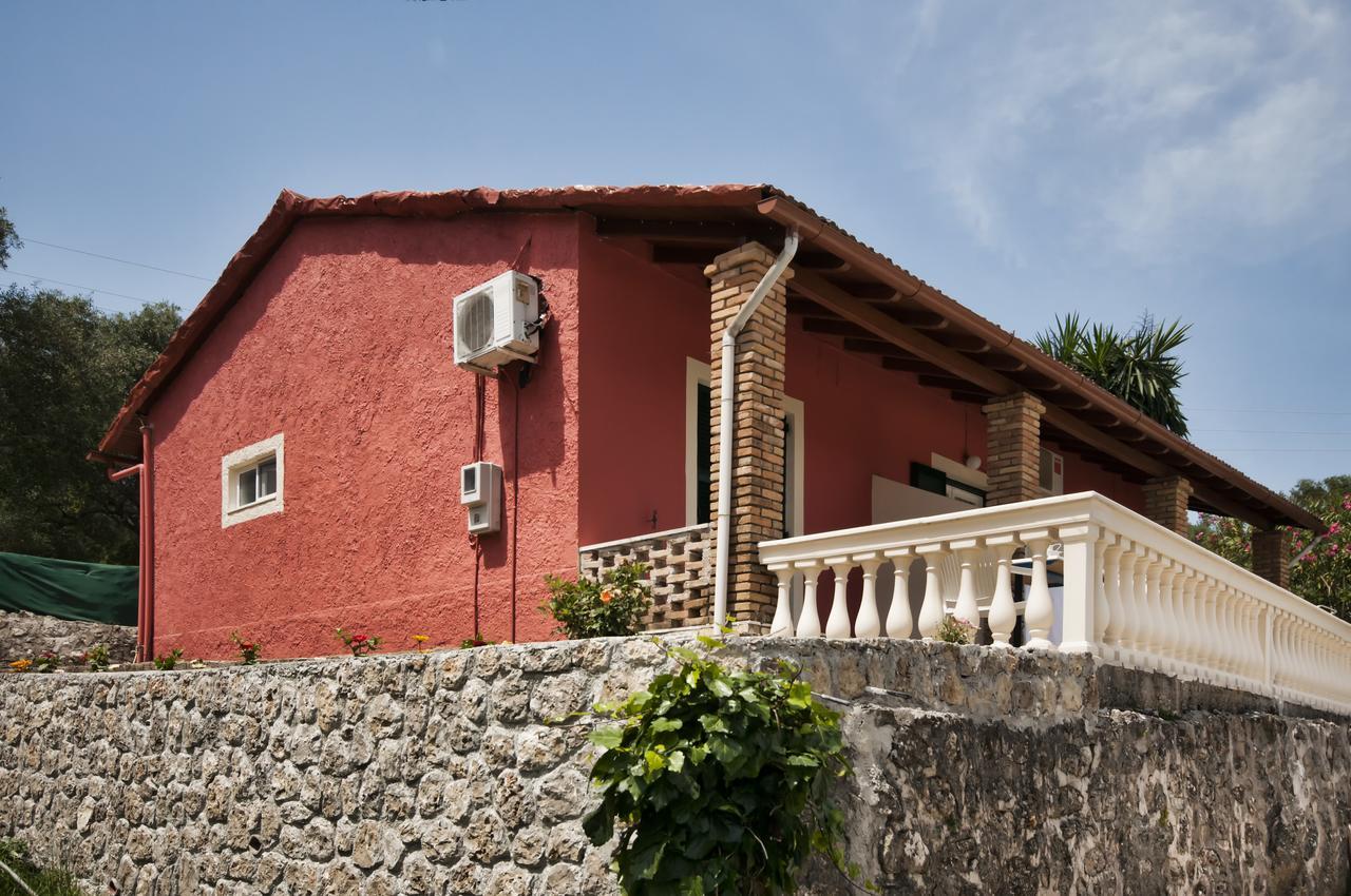 Fouxia Apartments And Studios Perama  Bagian luar foto