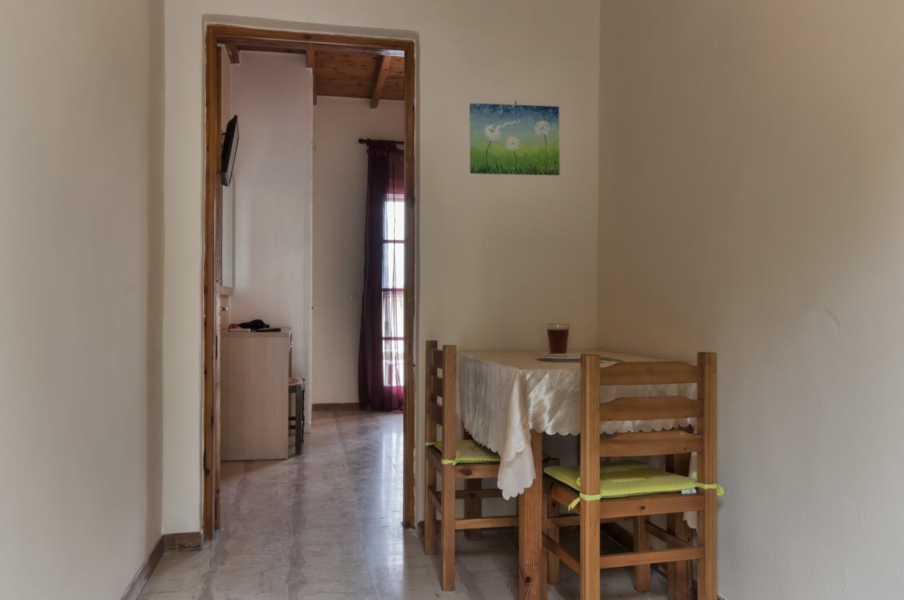 Fouxia Apartments And Studios Perama  Bagian luar foto